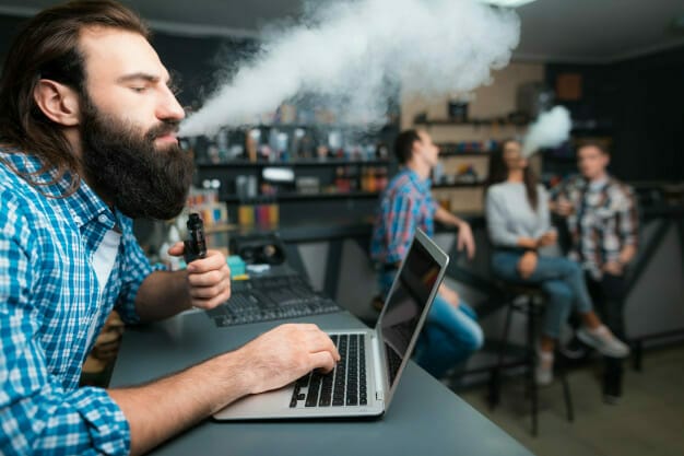 Combien d&rsquo;arôme pour 50 ml de base ? : le guide complet pour un e-liquide parfait